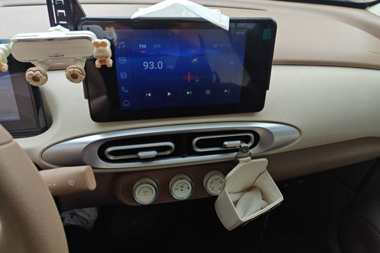 Used Wuling Hongguang MINIEV 2025 Four-Door Version Zhenxiang+ Edition Audio And AC Panel