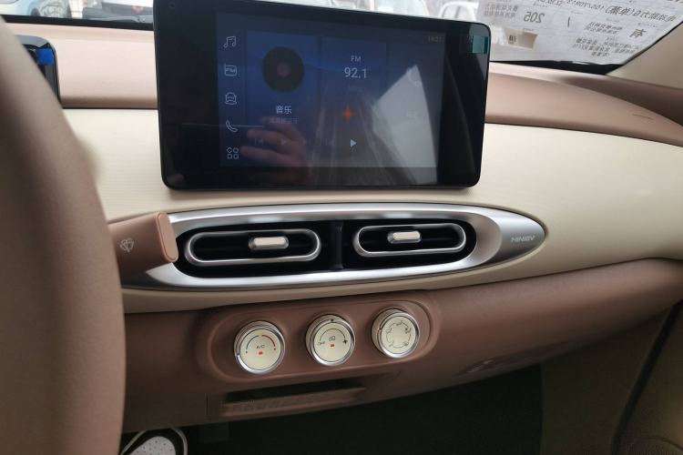 Used Wuling Hongguang MINIEV 2025 Four-Door Version Zhenxiang+ Edition Audio And AC Panel