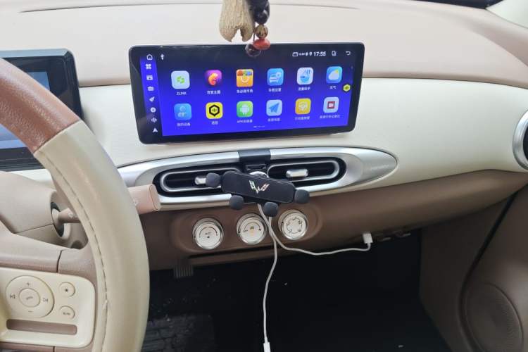 Used Wuling Hongguang MINIEV 2025 Four-Door Version Advanced Edition Audio And AC Panel