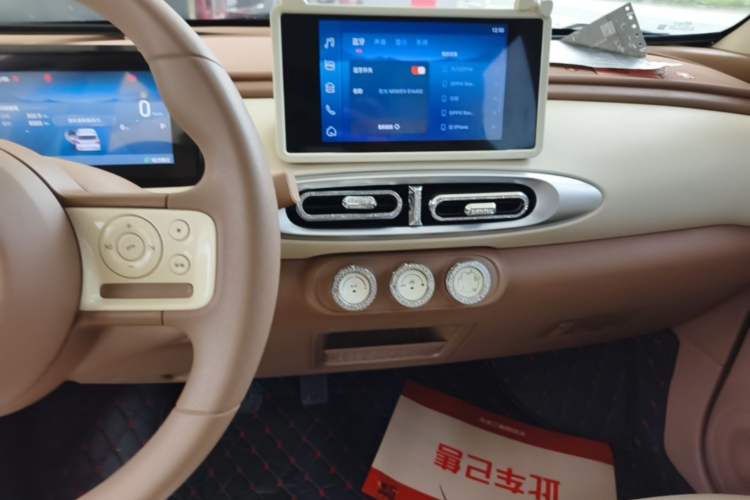 Used Wuling Hongguang MINIEV 2025 Four-Door Version Zhenxiang+ Edition Audio And AC Panel