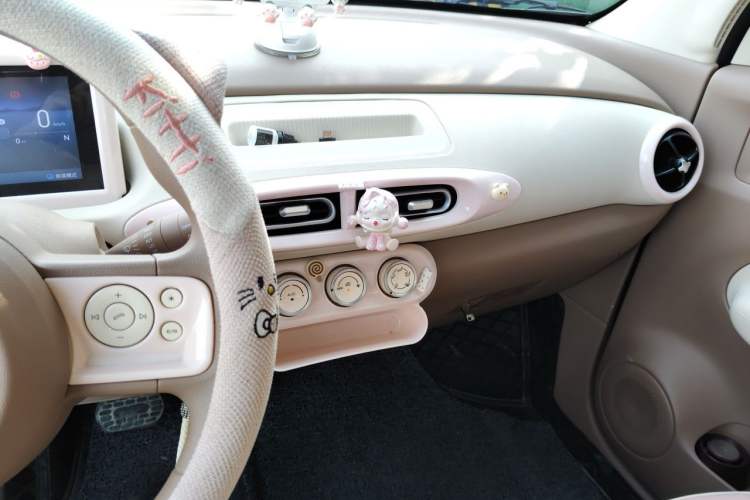 Used Wuling Hongguang MINIEV 2025 Four-Door Version Advanced Edition Audio And AC Panel