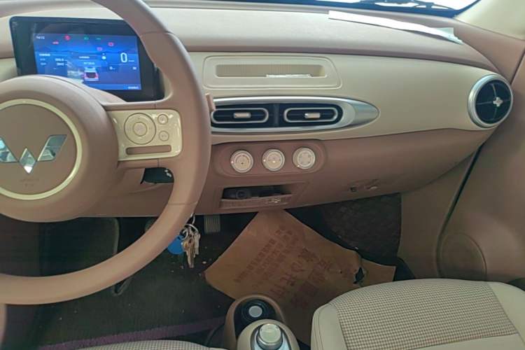 Used Wuling Hongguang MINIEV 2025 Four-Door Version Advanced Edition Audio And AC Panel