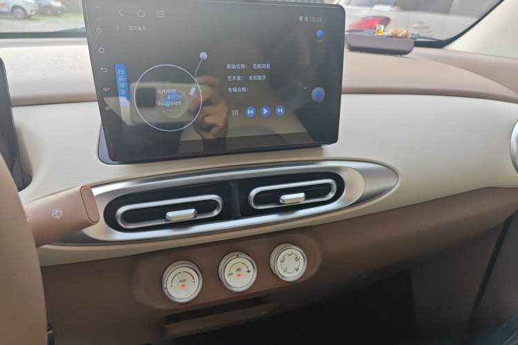 Used Wuling Hongguang MINIEV 2025 Four-Door Version Advanced Edition Audio And AC Panel