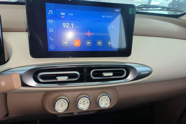 Used Wuling Hongguang MINIEV 2025 Four-Door Version Zhenxiang+ Edition Audio And AC Panel