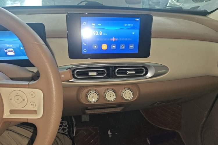 Used Wuling Hongguang MINIEV 2025 Four-Door Version Premium Edition Audio And AC Panel