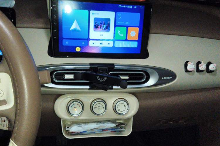 Used Wuling Hongguang MINIEV 2025 Four-Door Version Advanced Edition Audio And AC Panel