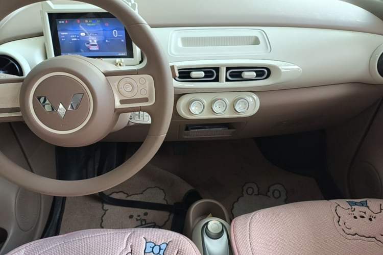 Used Wuling Hongguang MINIEV 2025 Four-Door Version Advanced Edition Audio And AC Panel