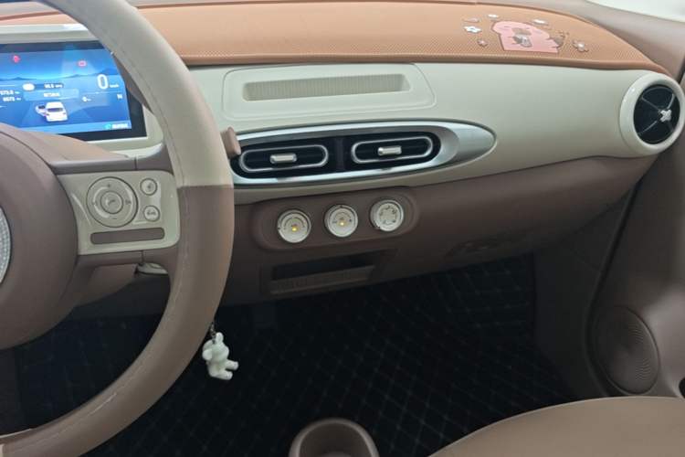 Used Wuling Hongguang MINIEV 2025 Four-Door Version Advanced Edition Audio And AC Panel