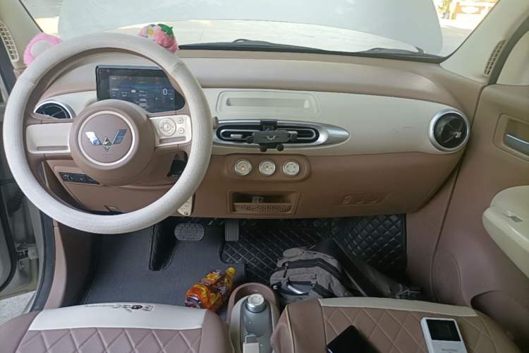 Used Wuling Hongguang MINIEV 2025 Four-Door Version Advanced Edition Audio And AC Panel