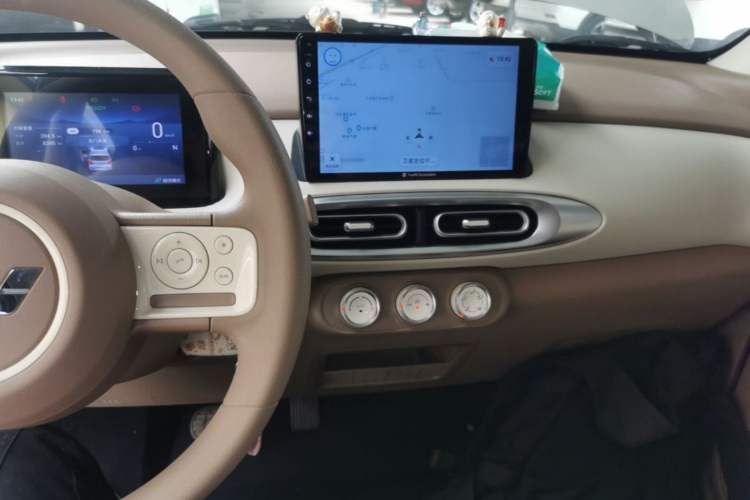 Used Wuling Hongguang MINIEV 2025 Four-Door Version Advanced Edition Audio And AC Panel
