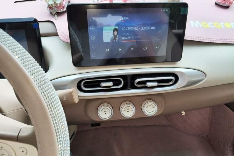 Used Wuling Hongguang MINIEV 2025 Four-Door Version Premium Edition Audio And AC Panel