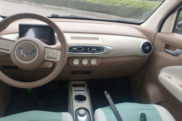 Used Wuling Hongguang MINIEV 2025 Four-Door Version Advanced Edition Audio And AC Panel