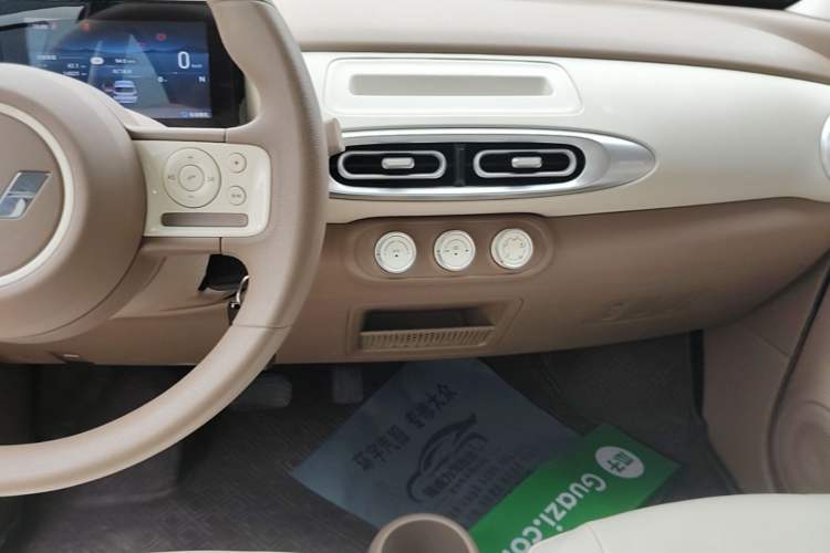Used Wuling Hongguang MINIEV 2025 Four-Door Version Advanced Edition Audio And AC Panel