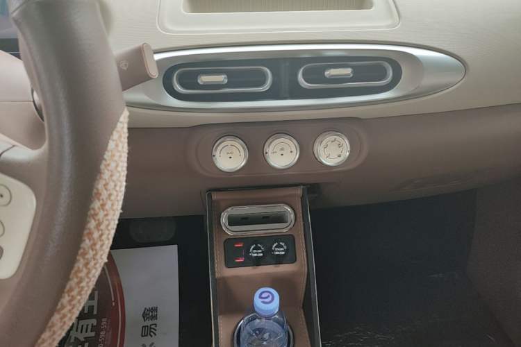 Used Wuling Hongguang MINIEV 2025 Four-Door Version Advanced Edition Audio And AC Panel