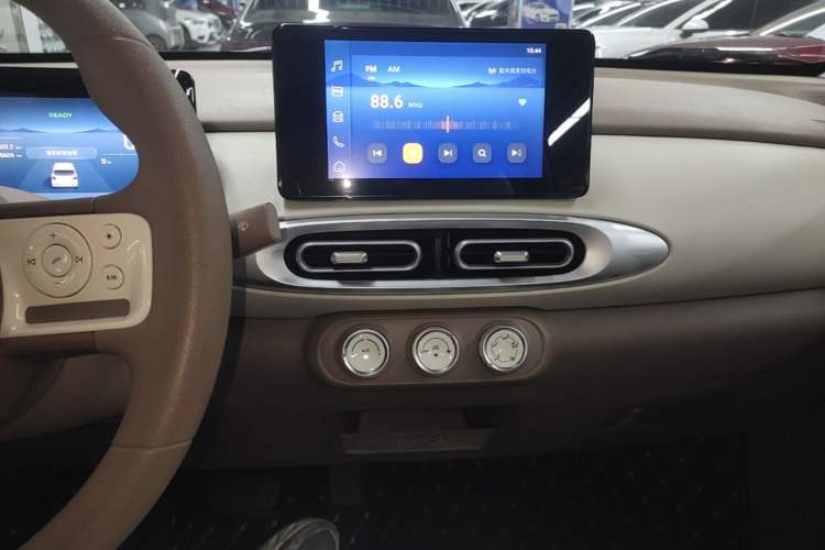 Used Wuling Hongguang MINIEV 2025 Four-Door Version Zhenxiang+ Edition Audio And AC Panel