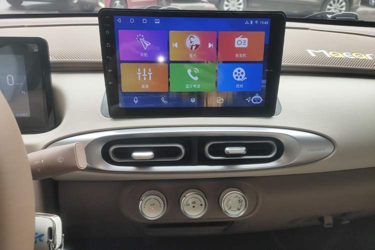 Used Wuling Hongguang MINIEV 2025 Four-Door Version Advanced Edition Audio And AC Panel