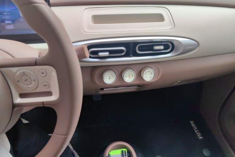Used Wuling Hongguang MINIEV 2025 Four-Door Version Advanced Edition Audio And AC Panel