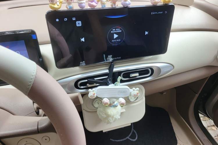 Used Wuling Hongguang MINIEV 2025 Four-Door Version Advanced Edition Audio And AC Panel
