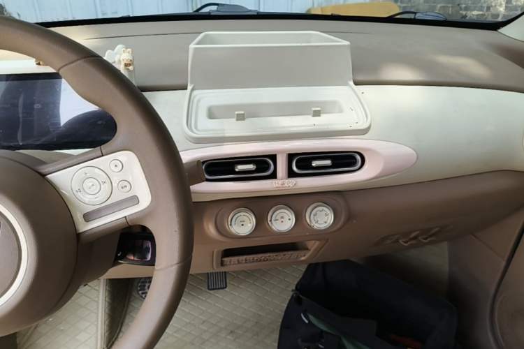 Used Wuling Hongguang MINIEV 2025 Four-Door Version Advanced Edition Audio And AC Panel