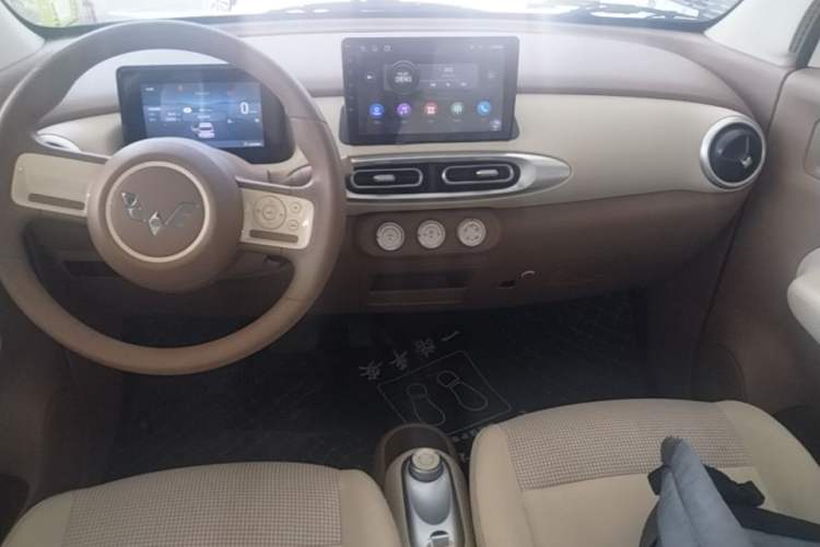 Used Wuling Hongguang MINIEV 2025 Four-Door Version Advanced Edition Audio And AC Panel