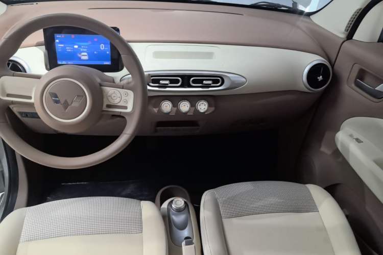 Used Wuling Hongguang MINIEV 2025 Four-Door Version Advanced Edition Audio And AC Panel
