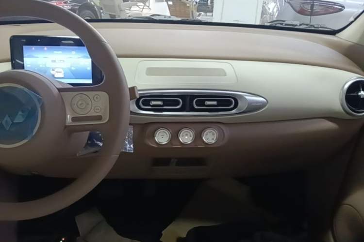 Used Wuling Hongguang MINIEV 2025 Four-Door Version Advanced Edition Audio And AC Panel