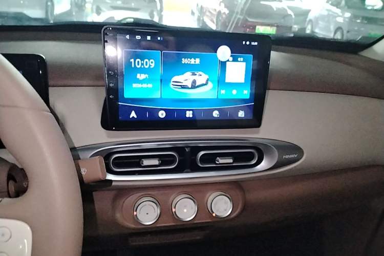 Used Wuling Hongguang MINIEV 2025 Four-Door Version Advanced Edition Audio And AC Panel