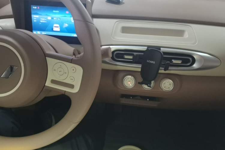 Used Wuling Hongguang MINIEV 2025 Four-Door Version Advanced Edition Audio And AC Panel