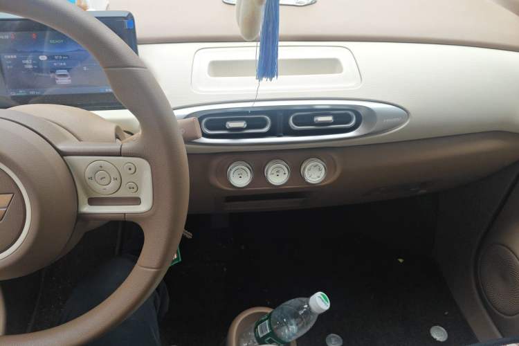 Used Wuling Hongguang MINIEV 2025 Four-Door Version Advanced Edition Audio And AC Panel
