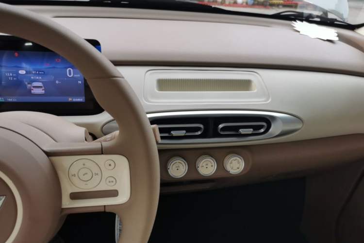 Used Wuling Hongguang MINIEV 2025 Four-Door Version Advanced Edition Audio And AC Panel
