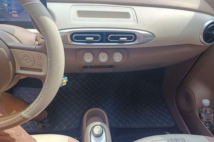 Used Wuling Hongguang MINIEV 2025 Four-Door Version Advanced Edition Audio And AC Panel