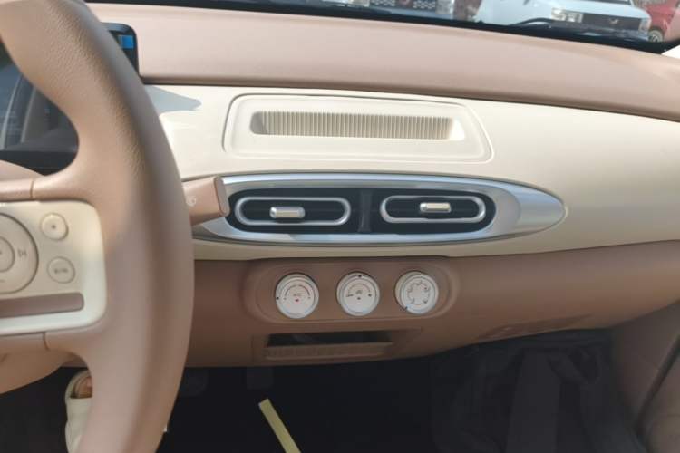 Used Wuling Hongguang MINIEV 2025 Four-Door Version Advanced Edition Audio And AC Panel