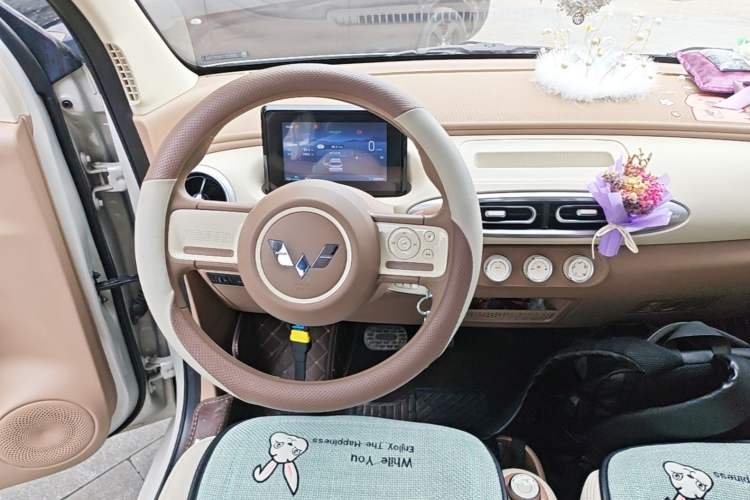 Used Wuling Hongguang MINIEV 2025 Four-Door Version Advanced Edition Audio And AC Panel