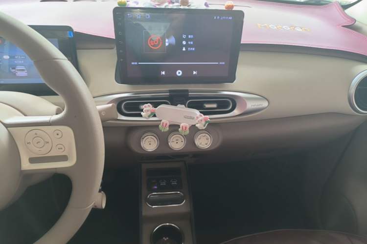Used Wuling Hongguang MINIEV 2025 Four-Door Version Advanced Edition Audio And AC Panel