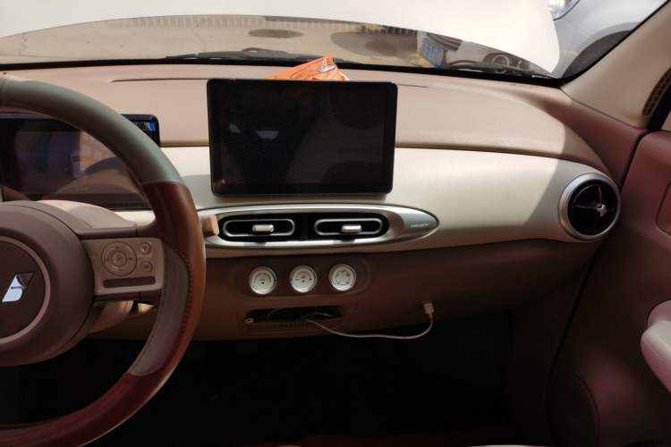 Used Wuling Hongguang MINIEV 2025 Four-Door Version Advanced Edition Audio And AC Panel