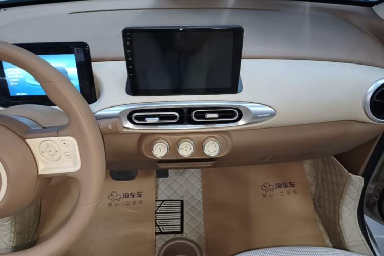 Used Wuling Hongguang MINIEV 2025 Four-Door Version Advanced Edition Audio And AC Panel