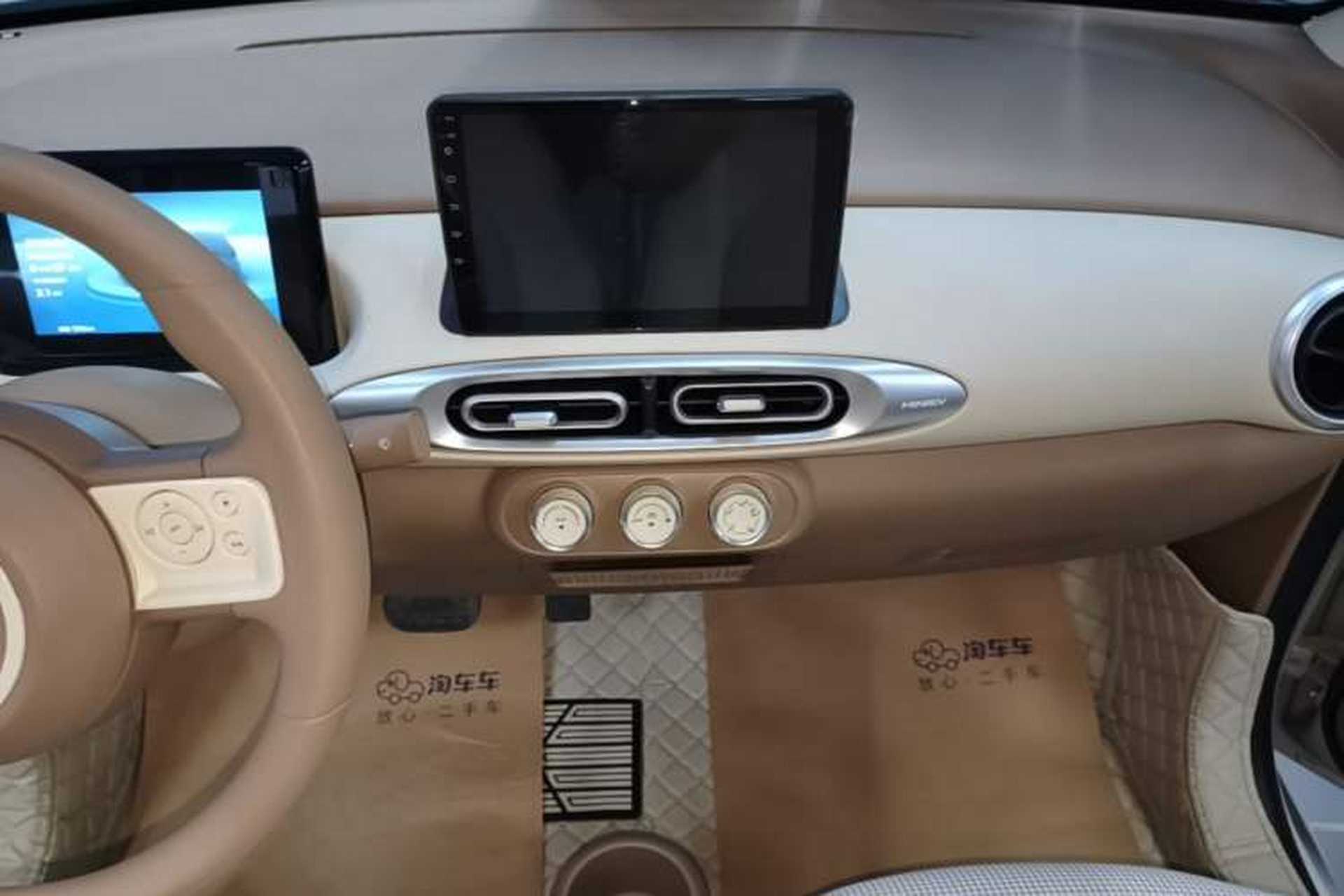 Used Wuling Hongguang MINIEV 2025 Four-Door Version Advanced Edition Audio And AC Panel