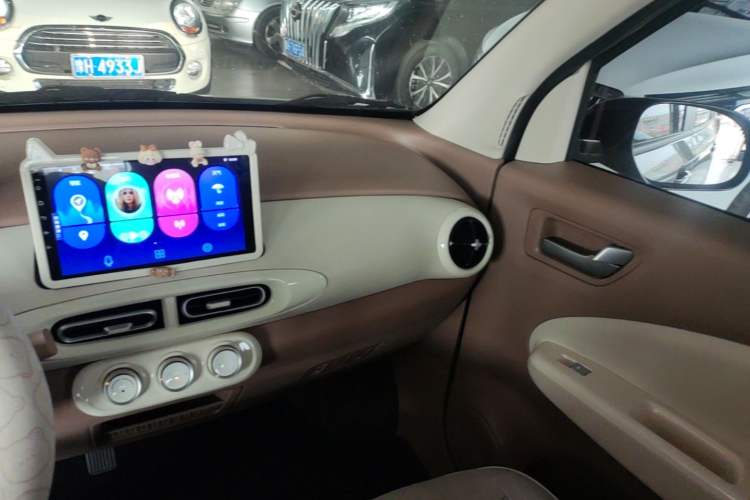 Used Wuling Hongguang MINIEV 2025 Four-Door Version Advanced Edition Audio And AC Panel
