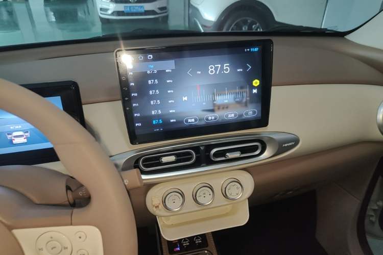 Used Wuling Hongguang MINIEV 2025 Four-Door Version Advanced Edition Audio And AC Panel
