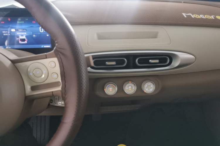 Used Wuling Hongguang MINIEV 2025 Four-Door Version Advanced Edition Audio And AC Panel