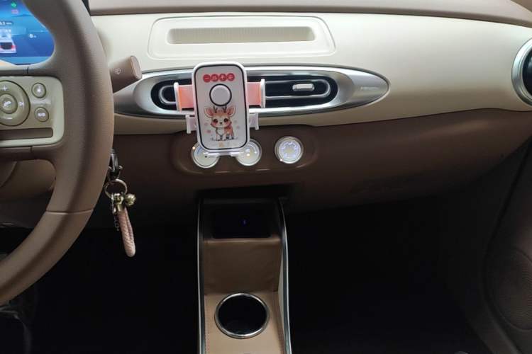 Used Wuling Hongguang MINIEV 2025 Four-Door Version Advanced Edition Audio And AC Panel