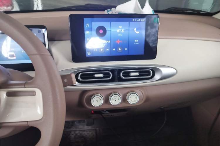Used Wuling Hongguang MINIEV 2025 Four-Door Version Zhenxiang+ Edition Audio And AC Panel