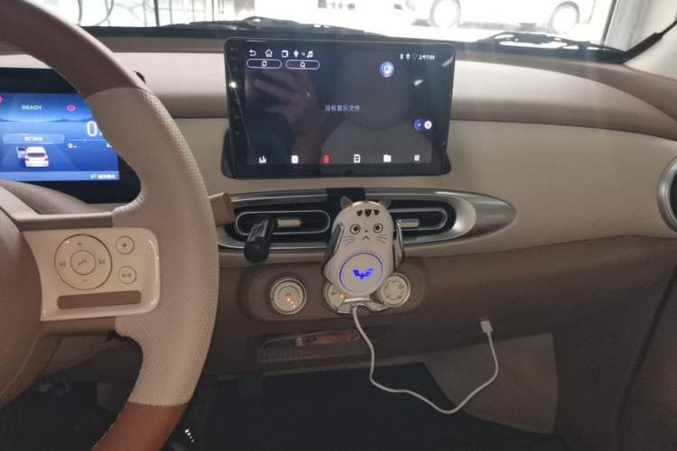 Used Wuling Hongguang MINIEV 2025 Four-Door Version Advanced Edition Audio And AC Panel