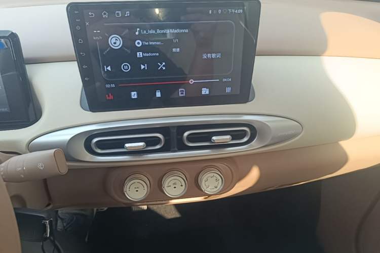Used Wuling Hongguang MINIEV 2025 Four-Door Version Advanced Edition Audio And AC Panel