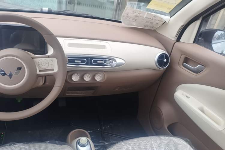 Used Wuling Hongguang MINIEV 2025 Four-Door Version Advanced Edition Audio And AC Panel