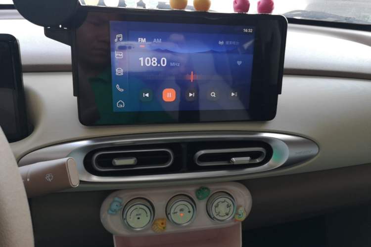 Used Wuling Hongguang MINIEV 2025 Four-Door Version Zhenxiang+ Edition Audio And AC Panel