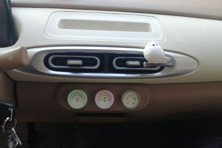 Used Wuling Hongguang MINIEV 2025 Four-Door Version Advanced Edition Audio And AC Panel