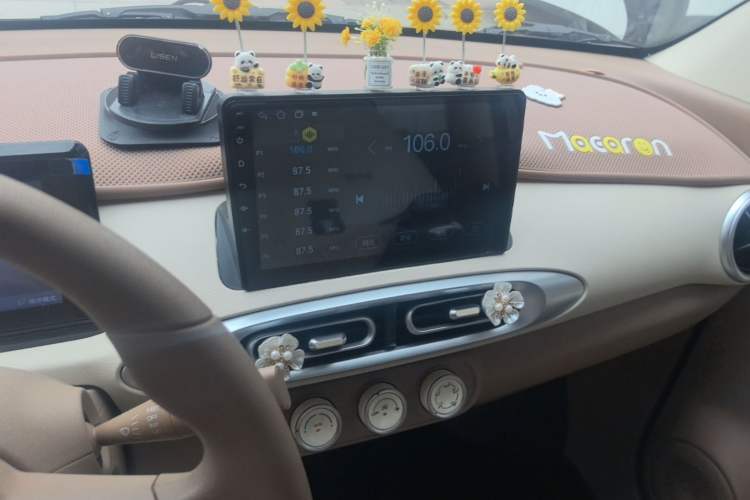 Used Wuling Hongguang MINIEV 2025 Four-Door Version Advanced Edition Audio And AC Panel