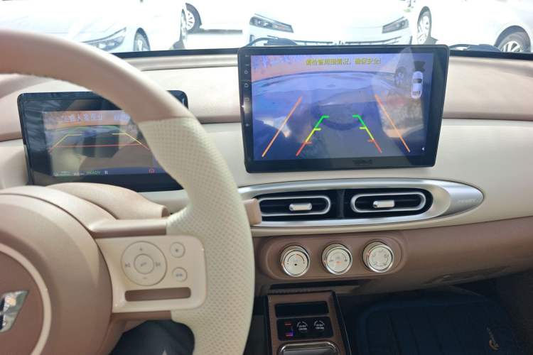 Used Wuling Hongguang MINIEV 2025 Four-Door Version Advanced Edition Audio And AC Panel