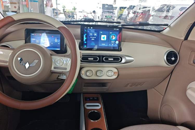 Used Wuling Hongguang MINIEV 2025 Four-Door Version Advanced Edition Audio And AC Panel
